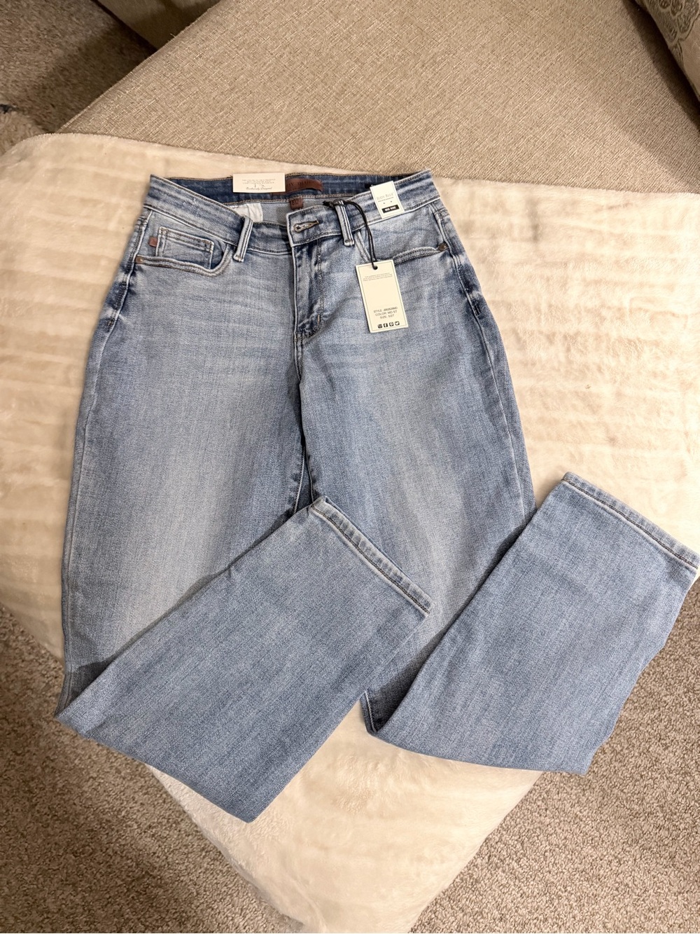 Judy Blue Light Wash Straight Leg Jeans